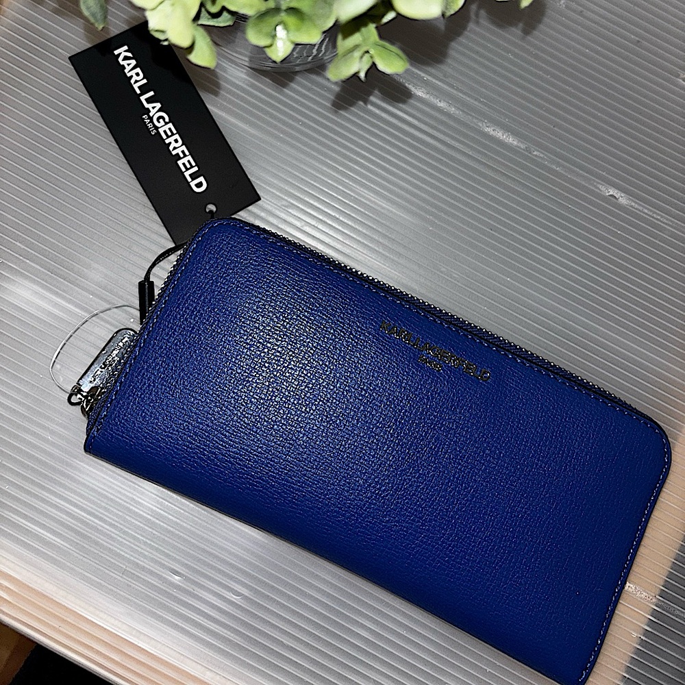 Karl Largerfeld wallet new never used! 🫶🏼